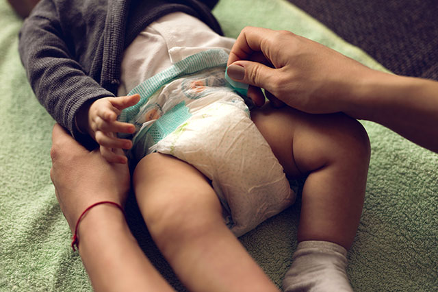 Changing nappy